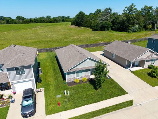 8025 N GLEN MEADOW DR, Columbia, MO 65202