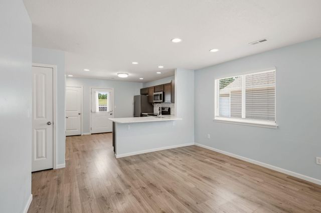 8025 N GLEN MEADOW DR, Columbia, MO 65202