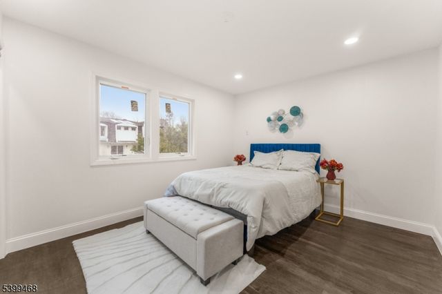 28 Charles St, Clifton City, NJ 07013