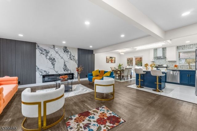 28 Charles St, Clifton City, NJ 07013