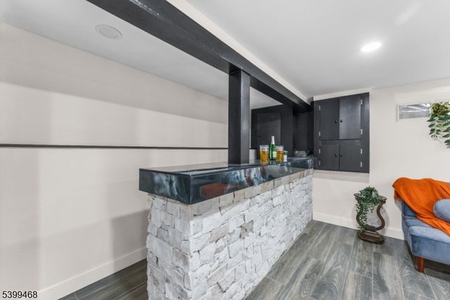 28 Charles St, Clifton City, NJ 07013