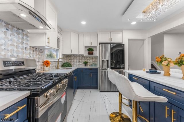 28 Charles St, Clifton City, NJ 07013