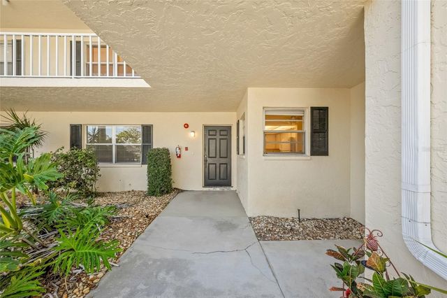 7860 PALM AIRE LANE 105, Sarasota, FL 34243