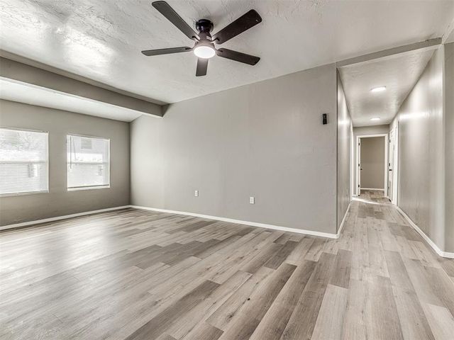 6301 S Triple X Road, Choctaw, OK 73020