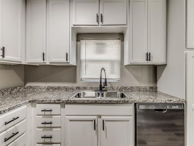 6301 S Triple X Road, Choctaw, OK 73020