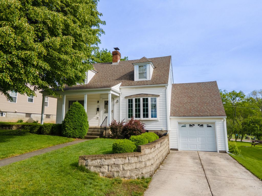 126 Parkwood Drive 126 Parkwood Drive, West Milton, OH 45383