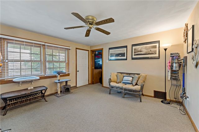 987 Mccoy Rd, Kennedy Twp, PA 15136