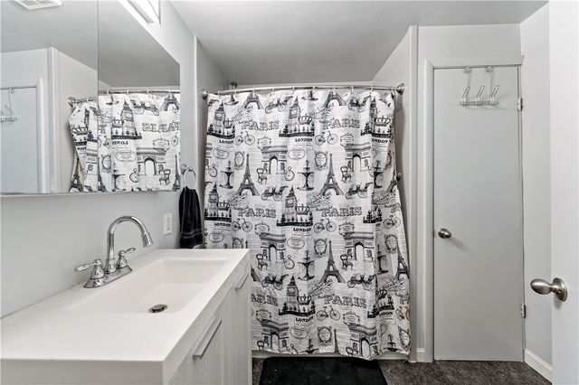 987 Mccoy Rd, Kennedy Twp, PA 15136