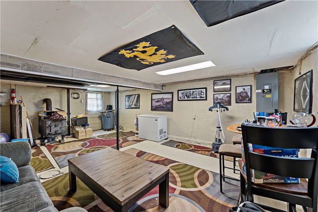 987 Mccoy Rd, Kennedy Twp, PA 15136
