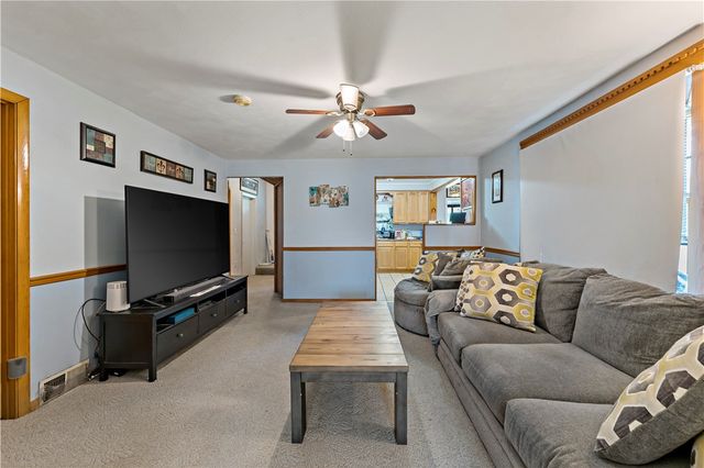 987 Mccoy Rd, Kennedy Twp, PA 15136