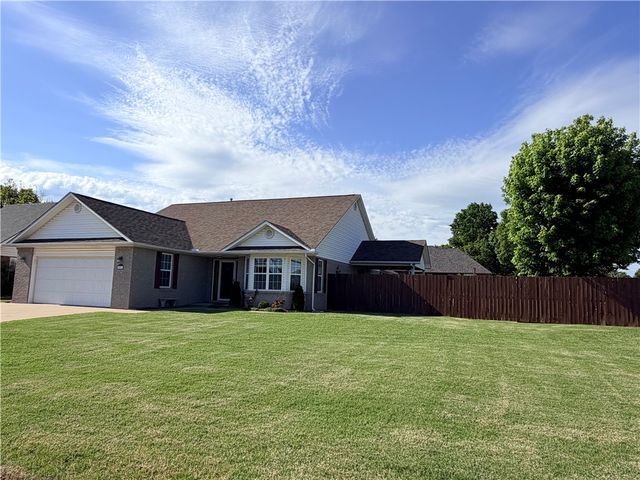 903 Hunter Ridge, Siloam Springs, AR 72761