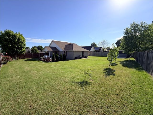 903 Hunter Ridge, Siloam Springs, AR 72761