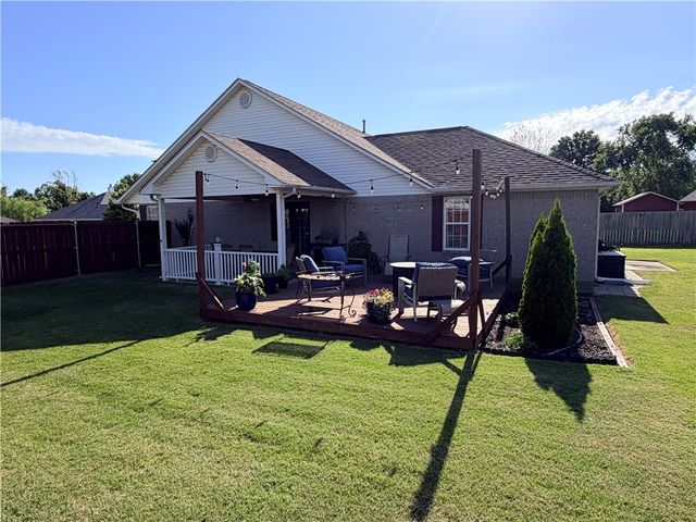 903 Hunter Ridge, Siloam Springs, AR 72761
