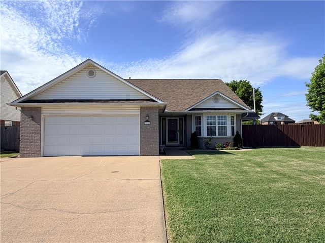 903 Hunter Ridge, Siloam Springs, AR 72761