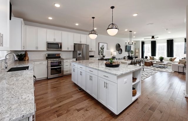 200 Mountain Interval Road 06628, Schaumburg, IL 60193