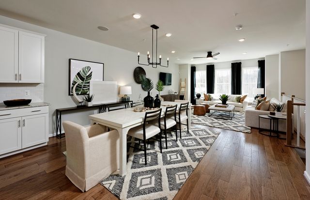 200 Mountain Interval Road 06628, Schaumburg, IL 60193