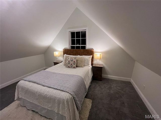 1048 Martha Lane, St Louis, MO 63119