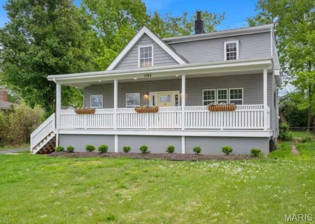 1048 Martha Lane, St Louis, MO 63119