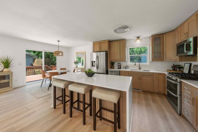 12903 Apple View Lane, Burnsville, MN 55337