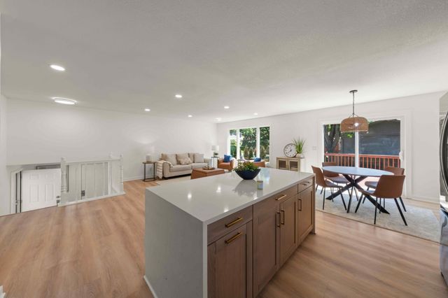 12903 Apple View Lane, Burnsville, MN 55337