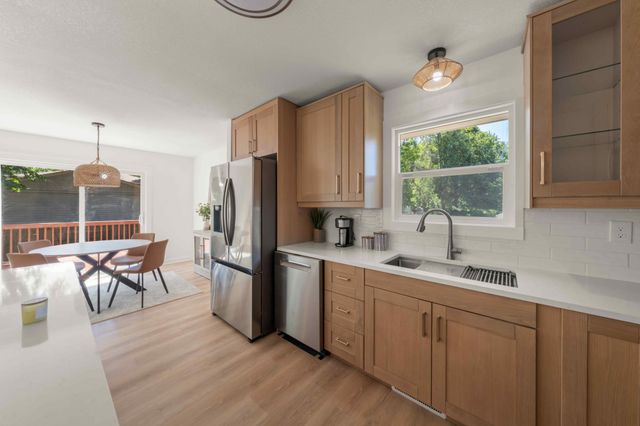 12903 Apple View Lane, Burnsville, MN 55337