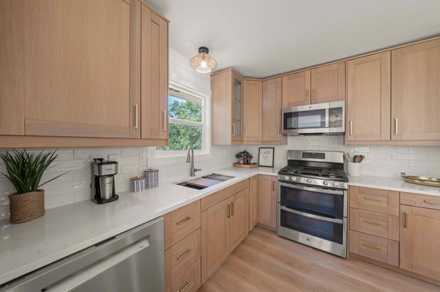 12903 Apple View Lane, Burnsville, MN 55337