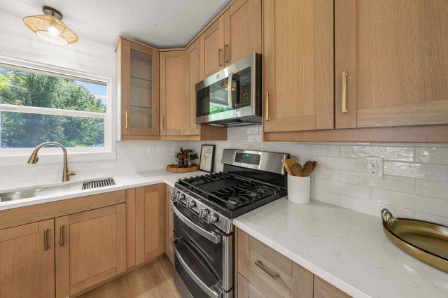 12903 Apple View Lane, Burnsville, MN 55337