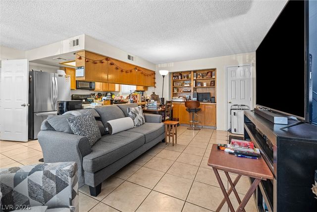 101 Luna Way 110, Las Vegas, NV 89145