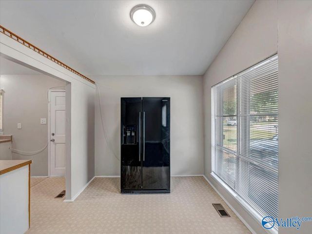735 W Arbor Drive NW, Huntsville, AL 35811