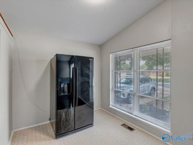735 W Arbor Drive NW, Huntsville, AL 35811