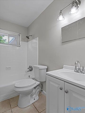 735 W Arbor Drive NW, Huntsville, AL 35811