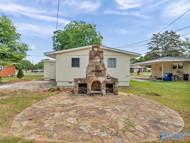 735 W Arbor Drive NW, Huntsville, AL 35811