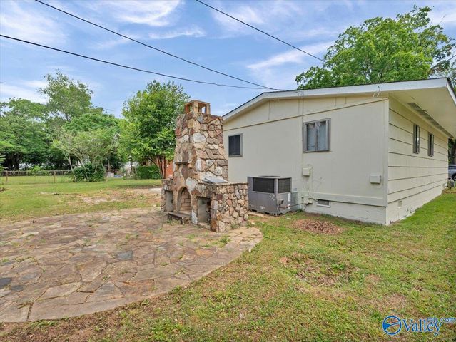 735 W Arbor Drive NW, Huntsville, AL 35811