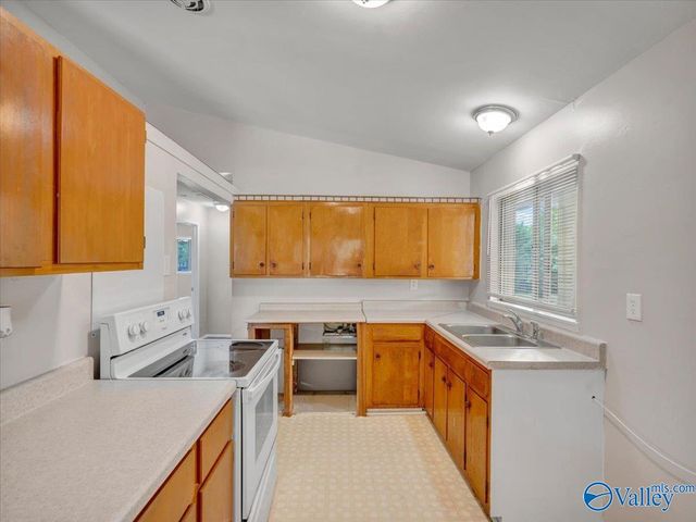 735 W Arbor Drive NW, Huntsville, AL 35811