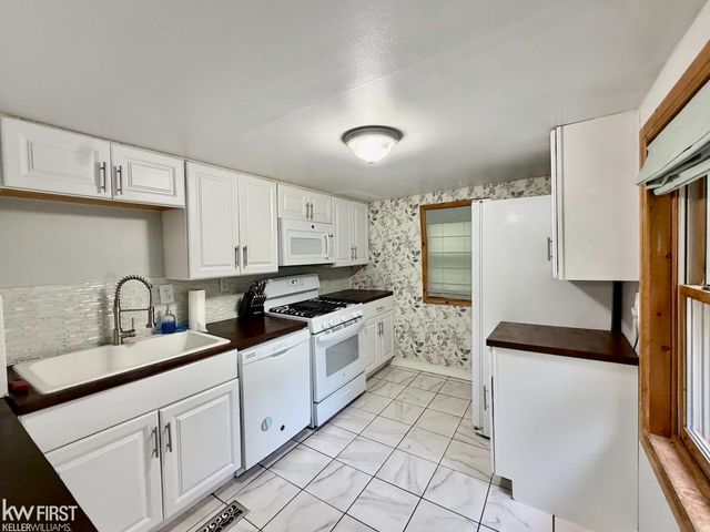 3049 Egleston Avenue, Genesee Twp, MI 48506