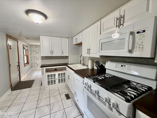 3049 Egleston Avenue, Genesee Twp, MI 48506
