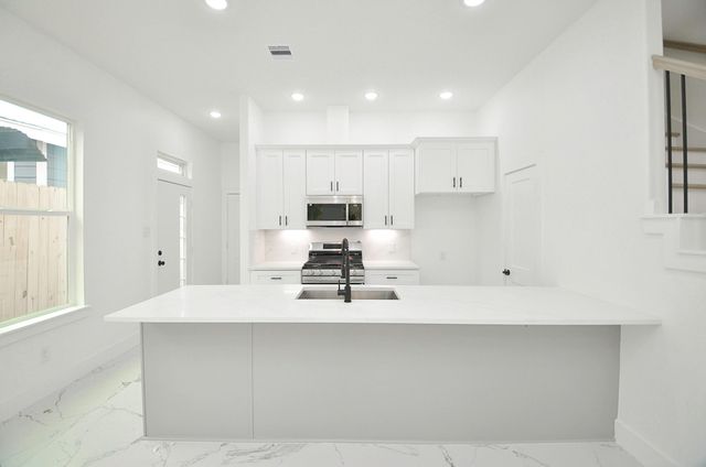 9312 Waller Street, Houston, TX 77012