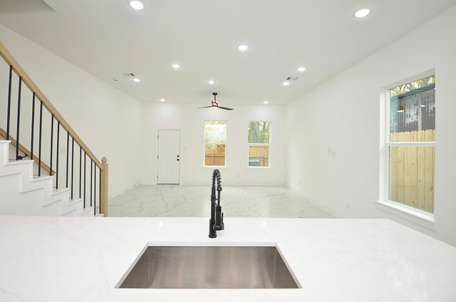 9312 Waller Street, Houston, TX 77012