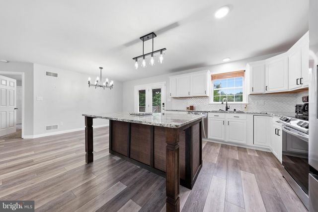 204 JADE DRIVE, Chambersburg, PA 17202