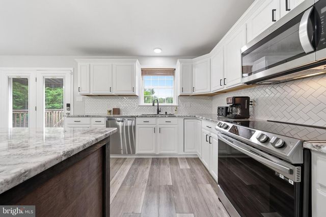 204 JADE DRIVE, Chambersburg, PA 17202