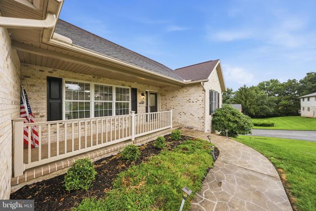204 JADE DRIVE, Chambersburg, PA 17202