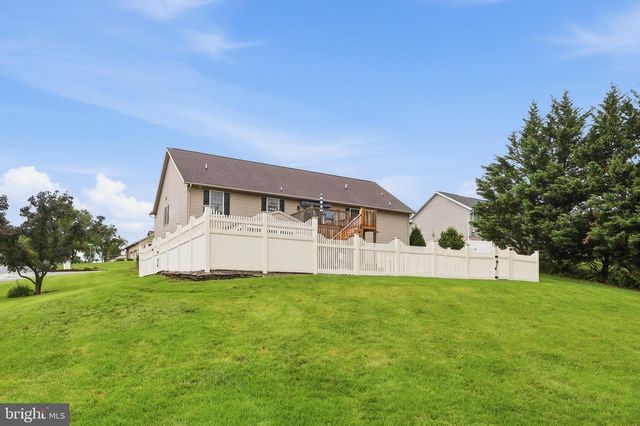 204 JADE DRIVE, Chambersburg, PA 17202