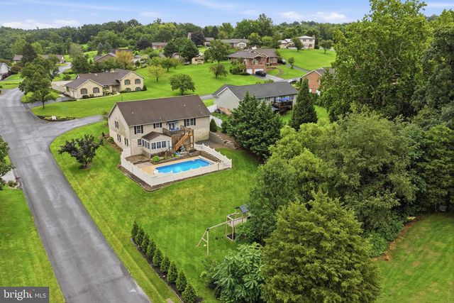 204 JADE DRIVE, Chambersburg, PA 17202