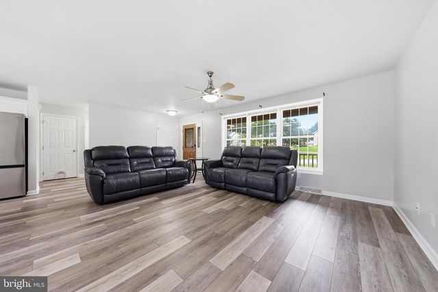 204 JADE DRIVE, Chambersburg, PA 17202