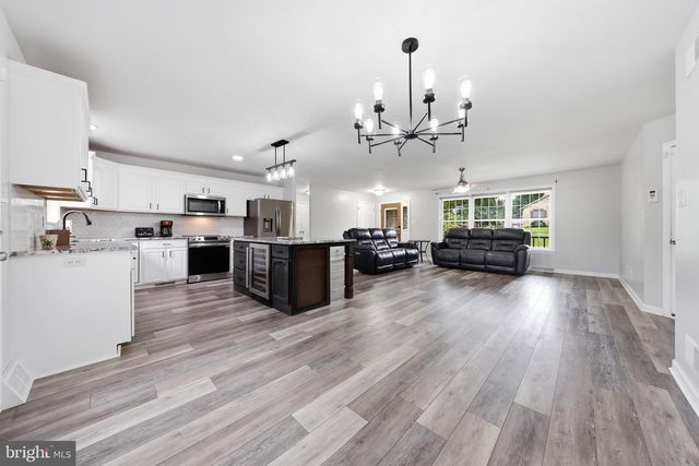 204 JADE DRIVE, Chambersburg, PA 17202