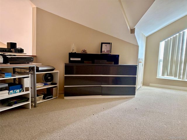 31 Anchor Street Y, Freeport, NY 11520