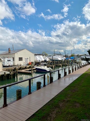 31 Anchor Street Y, Freeport, NY 11520