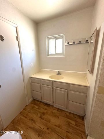 775 E Cactus Drive, Globe, AZ 85501