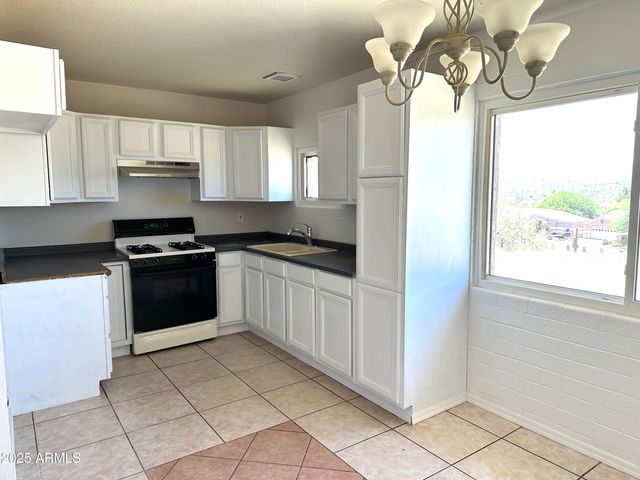 775 E Cactus Drive, Globe, AZ 85501