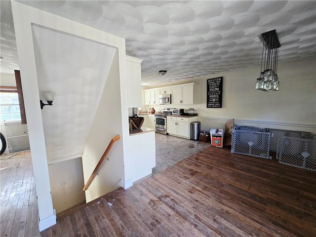 140 Lake View Road, Cranston, RI 02920